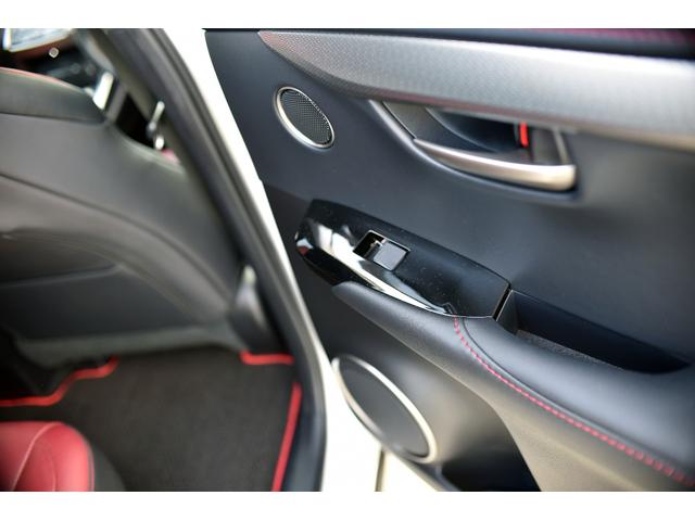 NX NX200t Fスポーツ 3眼LEDヘッドライト 電動ムーンルーフ パワーバックドア 赤革シート ESPRITフルエアロ ローダウン 22インチAW カラードフェンダー 純正ナビフルセグTV Bluetooth バックカメラ(69枚目)