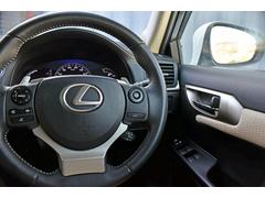 ���������Ƨ�ޤʤ��Ƥ⡢���ꤷ��®�٤����֤��ɽ����Ԥ���졼�������롼������ȥ����������Ǥ��� 7