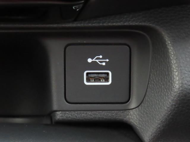 ヴェゼル ｅ：ＨＥＶ　ＰＬａＹ　コネクトディスプレイ　ＥＴＣ２．０　Ｂｌｕｅｔｏｏｔｈ　フルセグＴＶ　全周囲カメラ　電動テールゲート　サンルーフ　禁煙ワンオーナー車（31枚目）