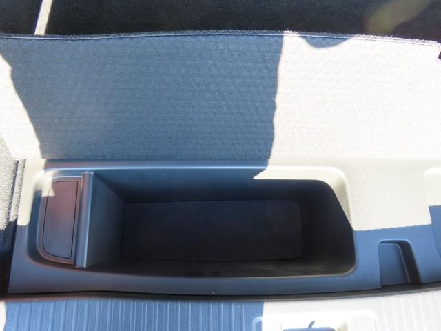 ヴェゼル ハイブリッドＲＳ・ホンダセンシング　８インチナビ　ＥＴＣ　フルセグＴＶ　Ｂｌｕｅｔｏｏｔｈ　ＨＤＭＩ　前席シートヒーター　ＬＥＤオートヘッドライト　禁煙ワンオーナー車（18枚目）