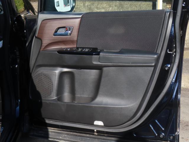 オデッセイハイブリッド ｅ：ＨＥＶアブソルート・ＥＸ　ホンダセンシング　前後ドライブレコーダー　後席モニター　専用ナビ　ＥＴＣ２．０　ＢＳＩ　アドバンスドミラー　パワーテールゲート　禁煙ワンオーナー車（46枚目）