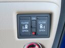 両側電動スライドドア☆狭い駐車場など、重宝します!運転席側からドア開閉操作ができます。