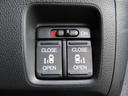 両側電動スライドドア☆狭い駐車場など、重宝します!運転席側からドア開閉操作ができます。