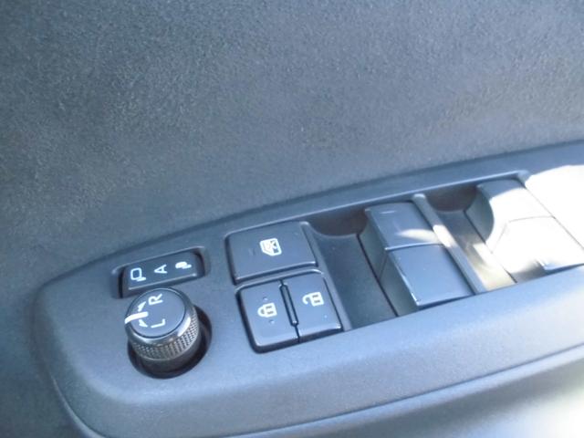 ヤリスクロス ハイブリッドG 8インチディスプレイオーディオ ナビ バックカメラ ブルートゥース 衝突被害軽減ブレーキ レーダークルーズ 前後センサー スマートキー プッシュスタート ETC(26枚目)