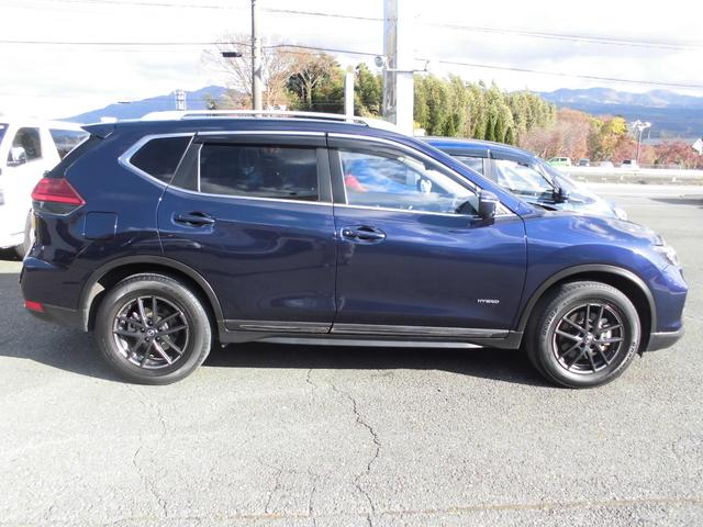 エクストレイル ２０Ｘｉ　ハイブリッド　純正９インチナビ　ブルートゥース　アラウンドビューカメラ　衝突被害軽減ブレーキ　プロパイロット　ＬＥＤヘッドライト　全席シートヒーター　パワーバックドア　デジタルミラー　ＥＴＣ　ドライブレコーダー（3枚目）