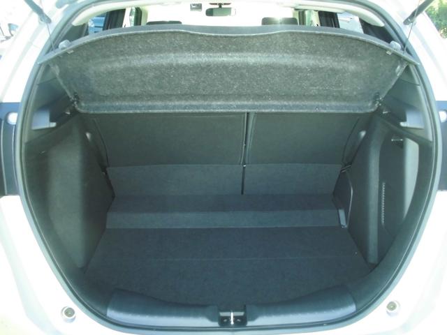 フィット ｅ：ＨＥＶベーシック　ホンダセンシング　パナソニックナビ＆ＥＴＣ　ブルートゥース　バックカメラ　衝突被害軽減ブレーキ　アダプティブクルーズコントロール　ＬＥＤヘッドライト　ドライブレコーダー（8枚目）