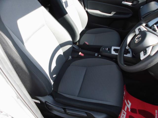 フィット ｅ：ＨＥＶベーシック　ホンダセンシング　パナソニックナビ＆ＥＴＣ　ブルートゥース　バックカメラ　衝突被害軽減ブレーキ　アダプティブクルーズコントロール　ＬＥＤヘッドライト　ドライブレコーダー（9枚目）