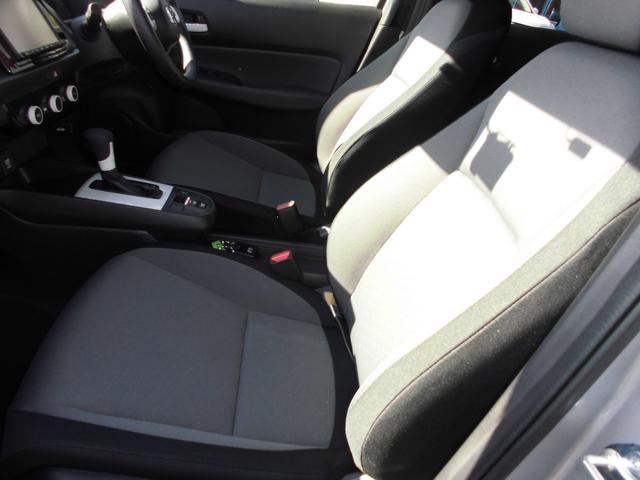 フィット ｅ：ＨＥＶベーシック　ホンダセンシング　パナソニックナビ＆ＥＴＣ　ブルートゥース　バックカメラ　衝突被害軽減ブレーキ　アダプティブクルーズコントロール　ＬＥＤヘッドライト　ドライブレコーダー（10枚目）