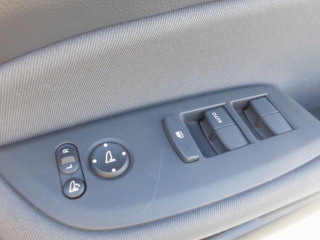 フィット ｅ：ＨＥＶベーシック　ホンダセンシング　パナソニックナビ＆ＥＴＣ　ブルートゥース　バックカメラ　衝突被害軽減ブレーキ　アダプティブクルーズコントロール　ＬＥＤヘッドライト　ドライブレコーダー（23枚目）