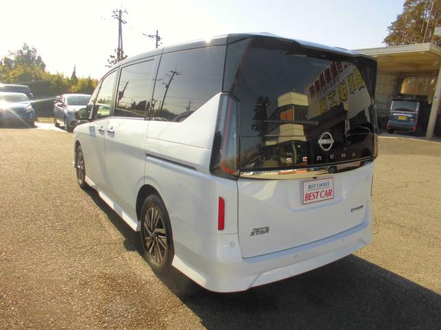 セレナ ｅ－パワー　ハイウェイスターＶ　純正９インチナビ　ブルートゥース　衝突被害軽減ブレーキ　アラウンドビューモニター　前後センサー　両側パワースライド　ＬＥＤヘッドライト　アダプティブクルーズ（5枚目）