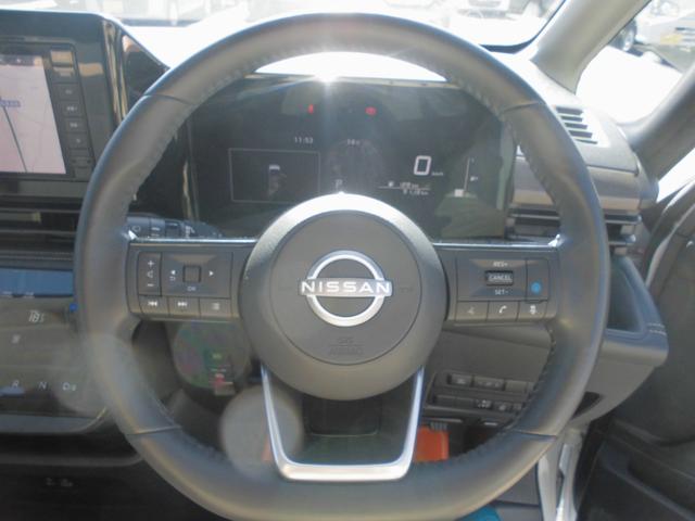 セレナ ｅ－パワー　ハイウェイスターＶ　純正９インチナビ　ブルートゥース　衝突被害軽減ブレーキ　アラウンドビューモニター　前後センサー　両側パワースライド　ＬＥＤヘッドライト　アダプティブクルーズ（23枚目）