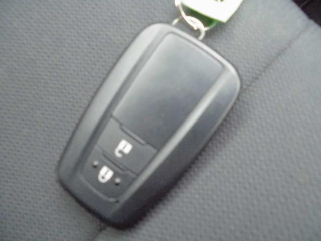 カローラクロス ハイブリッド G 純正ディスプレイオーディオ ブルートゥース バックカメラ 衝突被害軽減ブレーキ BSM レーダークルーズ LEDヘッドライト ETC 前後ドライブレコーダー(18枚目)