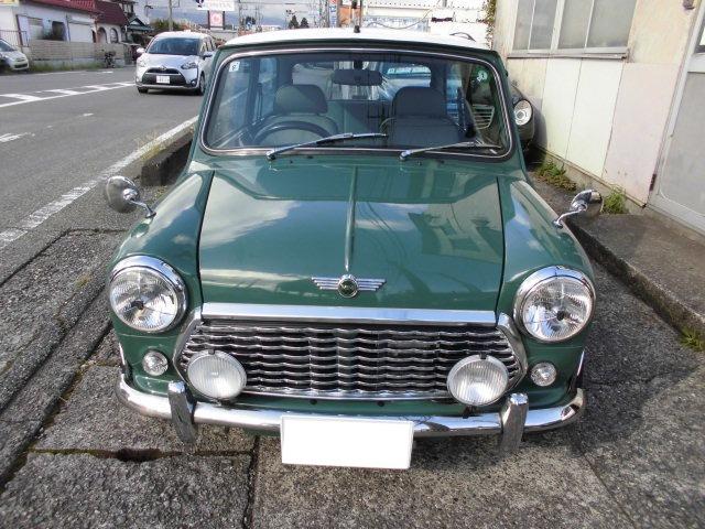 ＭＩＮＩ クーパー　ヘリテージコレクション　同色オーバーフェンダーＤＸモール　フェンダーミラー　スリーポイントヘッドライト　さざ波グリル　純正フォグ　オーバーライダー　同系色内装　レザーシート　ウッドパネル（42枚目）