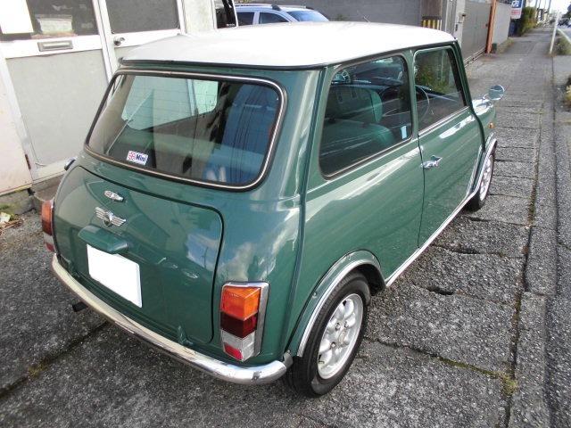 ＭＩＮＩ クーパー　ヘリテージコレクション　同色オーバーフェンダーＤＸモール　フェンダーミラー　スリーポイントヘッドライト　さざ波グリル　純正フォグ　オーバーライダー　同系色内装　レザーシート　ウッドパネル（46枚目）