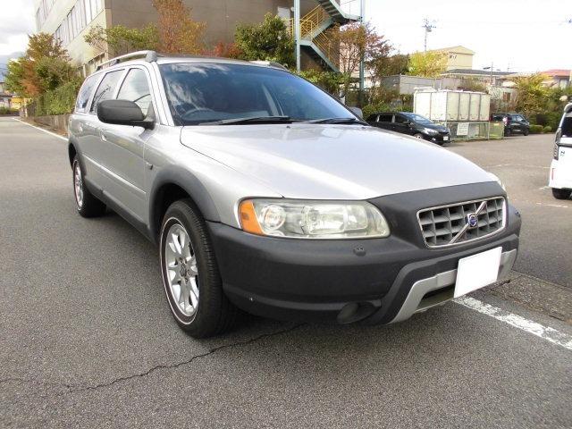 XC70 2.5T AWD 本革シート サンルーフ 純正16インチアルミ&ホワイトリボンタイヤ(2枚目)