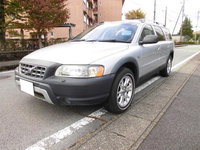 XC70 2.5T AWD 本革シート サンルーフ 純正16インチアルミ&ホワイトリボンタイヤ(4枚目)