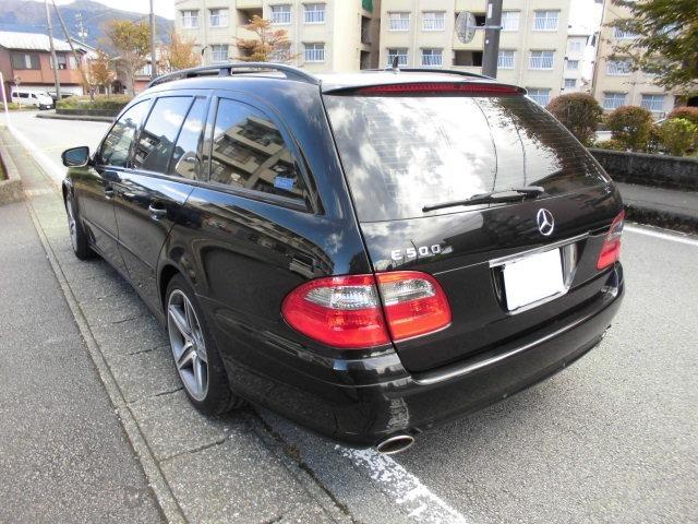 Ｅクラスステーションワゴン Ｅ２５０ステーションワゴン　ディーラー車　最終モデル　オプシティアンブラック　ＡＭＧ１８インチアルミ　サンルーフ　パワーリアゲート　社外ナビ　バックモニター　Ｖ６－２５００ｃｃ　リアバネサスに交換済です（6枚目）