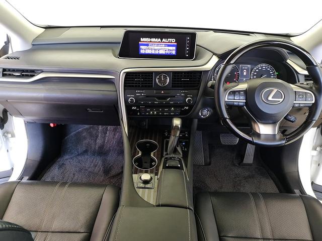 ＲＸ ＲＸ２００ｔ　バージョンＬ　直噴ターボ　本革シート　サンルーフ　３眼ＬＥＤライト　プリクラッシュセーフティ　全車速追従クルコン　電動バックドア　ベンチレーション　全席電動シート　フロントスポイラー　純マルチナビＴＶ　全方位カメラ（2枚目）