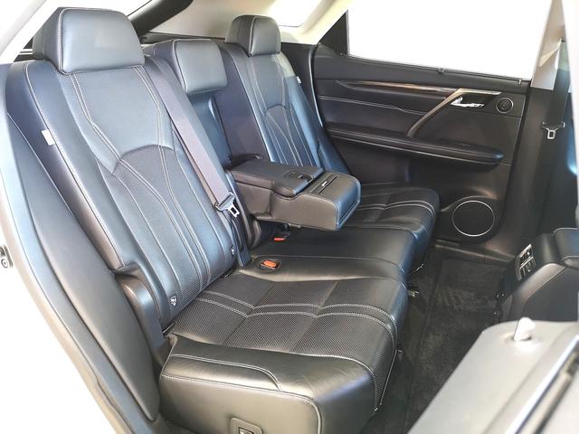 ＲＸ ＲＸ２００ｔ　バージョンＬ　直噴ターボ　本革シート　サンルーフ　３眼ＬＥＤライト　プリクラッシュセーフティ　全車速追従クルコン　電動バックドア　ベンチレーション　全席電動シート　フロントスポイラー　純マルチナビＴＶ　全方位カメラ（53枚目）