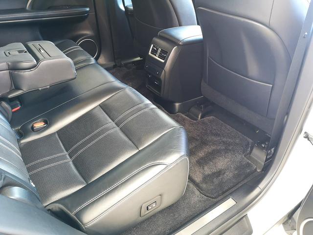 ＲＸ ＲＸ２００ｔ　バージョンＬ　直噴ターボ　本革シート　サンルーフ　３眼ＬＥＤライト　プリクラッシュセーフティ　全車速追従クルコン　電動バックドア　ベンチレーション　全席電動シート　フロントスポイラー　純マルチナビＴＶ　全方位カメラ（54枚目）