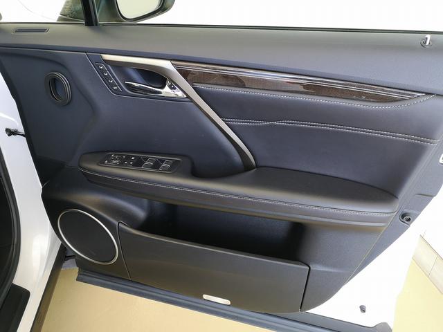 ＲＸ ＲＸ２００ｔ　バージョンＬ　直噴ターボ　本革シート　サンルーフ　３眼ＬＥＤライト　プリクラッシュセーフティ　全車速追従クルコン　電動バックドア　ベンチレーション　全席電動シート　フロントスポイラー　純マルチナビＴＶ　全方位カメラ（73枚目）