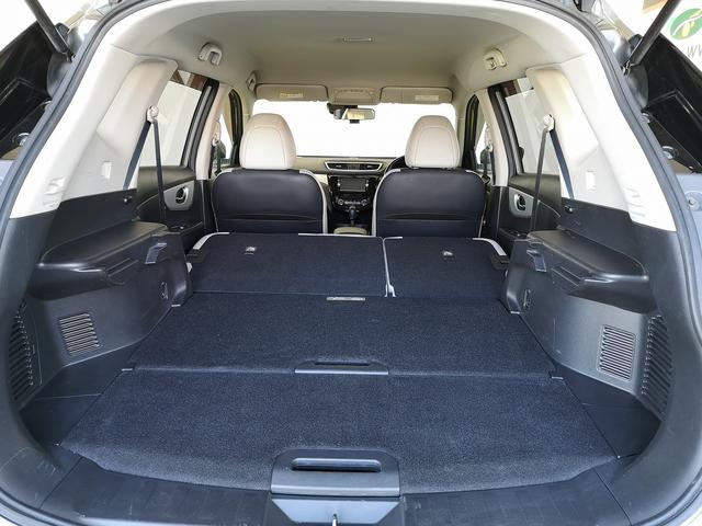 エクストレイル モード・プレミア　エマージェンシーブレーキパッケージ　オーテック特装　オールモード４ＷＤ　エマージェンシーブレーキ　本革シート　専用アルミ＆マフラー　同色ボディ　ＬＥＤライト　ルーフレール　ＬＥＤデイライト　純正ＳＤナビＴＶ　カメラ　前後ドラレコ　ＥＴＣ（75枚目）