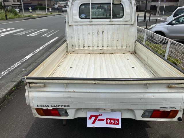 クリッパートラック 　４ＷＤ　５速マニュアル　エアコン　パワステ（11枚目）
