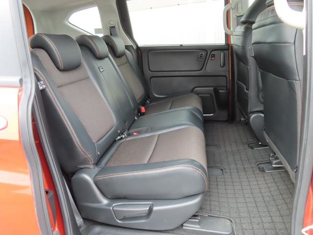 フリード+ハイブリッド ハイブリッド・クロスターホンダセンシング 9インチナビBカメラETC両側電スラフルセグ録音Bトゥース1年保証付きシートヒーター延長5年保証対応 レーダークルコン BTオーディオ 禁煙 バックカメラ 地デジフルセグ 両側電動ドア スマートキー(5枚目)