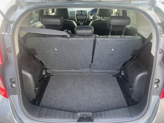 ノート メダリストエマージェンシーブレーキパッケージ ナビアラウンドモニターETCフルセグ録音Bトゥース衝突軽減ブレーキ 取説記録簿 Bluetoothオーディオ 地デジTV 横滑り防止 AUX 360度カメラ 禁煙 DVD スーパーチャージャー ABS(8枚目)