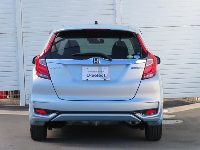 フィットハイブリッド F センシング1オーナー禁煙車検整備付延長5年保証対応 記録簿 横滑り防止装置 ACC フルオートエアコン LKAS キーフリーシステム 全席パワーウインドウ パワーステアリング ABS 電動格納ミラー(7枚目)