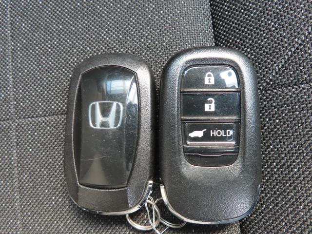 ヴェゼル ｅ：ＨＥＶＺ　９インチコネクトオプションエアロ前後ドラレコＥＴＣ２．０フルセグＢトゥース１オーナー禁煙Ｓヒーターパワーテールブラインドスポット２年保証延長５年保証対応　ＬＤＡ　衝突回避支援ブレーキ機能　１オナ　追従（40枚目）