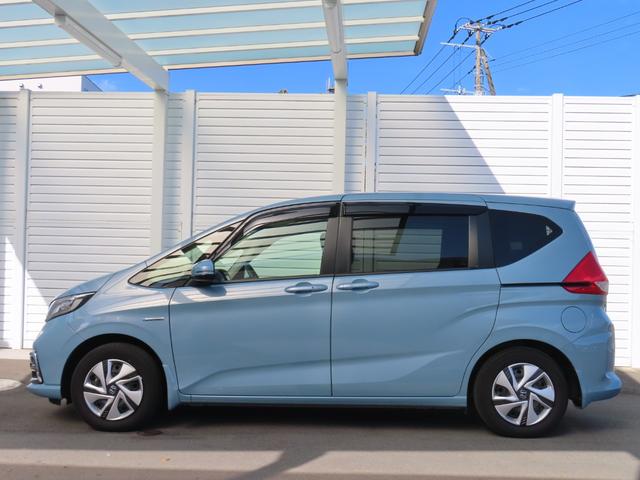 フリード＋ハイブリッド ハイブリッドＧ・ホンダセンシング　ナビ前後ドラレコＢカメラＥＴＣ両側電スラ１オーナー禁煙フルセグ録音Ｂトゥース２年保証Ｓヒーター延長５年保証対応ＬＥＤ　車線維持支援システム　ブルートゥースオーディオ　衝突軽減　レーダークルーズ　ＶＳＡ（18枚目）