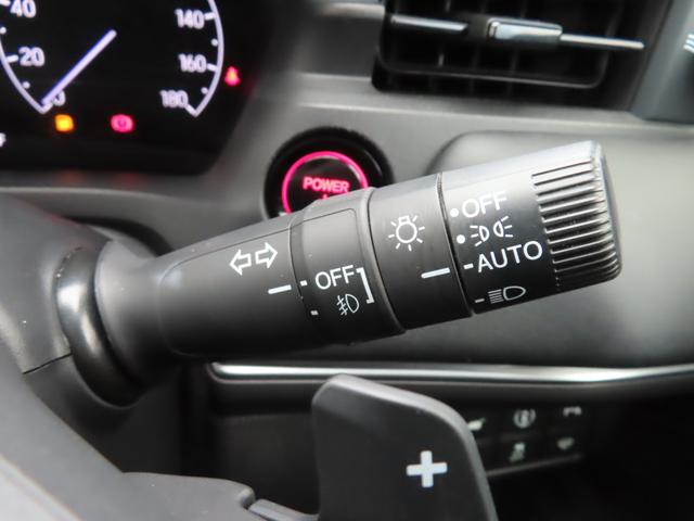 ヴェゼル e:HEVZ 9インチナビ前後ドラレコETC2.0フルセグ録音BトゥースブラインドスポットSヒーターパワーテール2年保証LED延長5年保証対応 LDA 衝突回避支援ブレーキ機能 パノラミックビューモニター 1オナ(40枚目)