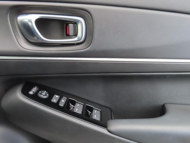 ヴェゼル e:HEVZ 9インチナビ前後ドラレコETC2.0フルセグ録音BトゥースブラインドスポットSヒーターパワーテール2年保証LED延長5年保証対応 LDA 衝突回避支援ブレーキ機能 パノラミックビューモニター 1オナ(41枚目)