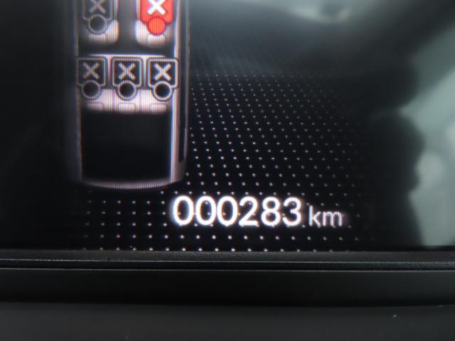 フリード ｅ：ＨＥＶクロスター　９インチナビマルチヴューカメラ前後ドラレコフルセグＢトゥース両側電スラＳヒーター　ワンオーナー　ＥＴＣ装備　マルチビュー　衝突軽減ブレーキシステム　禁煙車　オートエアコン　バックモニター　ＬＥＤライト（6枚目）