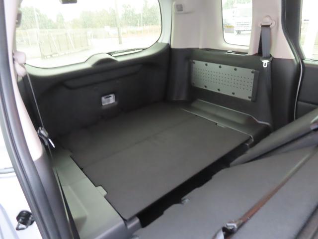 フリード ｅ：ＨＥＶクロスター　９インチナビマルチヴューカメラ前後ドラレコフルセグＢトゥース両側電スラＳヒーター　ワンオーナー　ＥＴＣ装備　マルチビュー　衝突軽減ブレーキシステム　禁煙車　オートエアコン　バックモニター　ＬＥＤライト（19枚目）