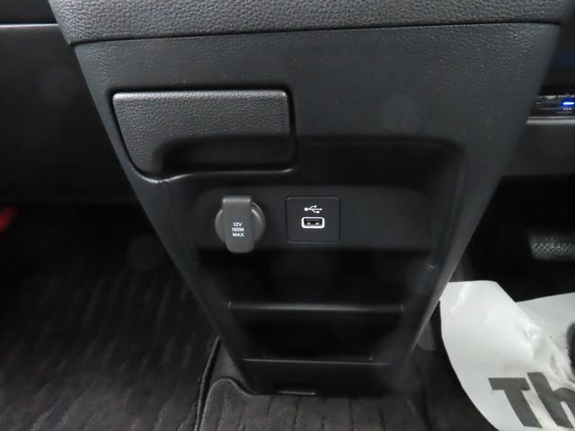 フリード ｅ：ＨＥＶクロスター　９インチナビマルチヴューカメラ前後ドラレコフルセグＢトゥース両側電スラＳヒーター　ワンオーナー　ＥＴＣ装備　マルチビュー　衝突軽減ブレーキシステム　禁煙車　オートエアコン　バックモニター　ＬＥＤライト（32枚目）