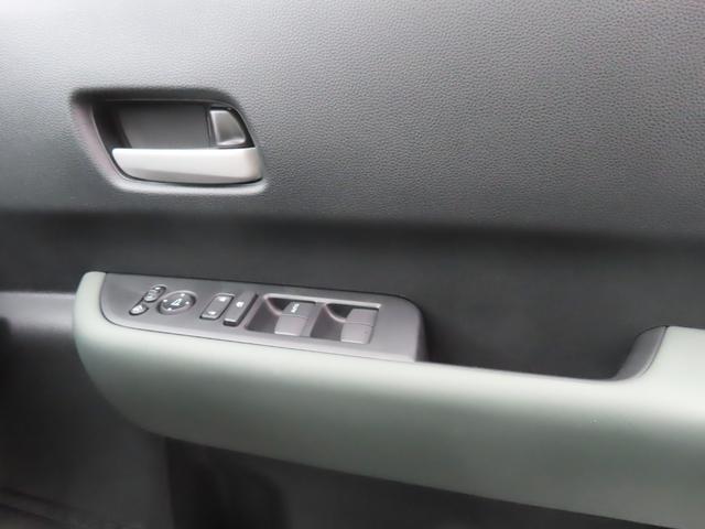 フリード ｅ：ＨＥＶクロスター　９インチナビマルチヴューカメラ前後ドラレコフルセグＢトゥース両側電スラＳヒーター　ワンオーナー　ＥＴＣ装備　マルチビュー　衝突軽減ブレーキシステム　禁煙車　オートエアコン　バックモニター　ＬＥＤライト（38枚目）