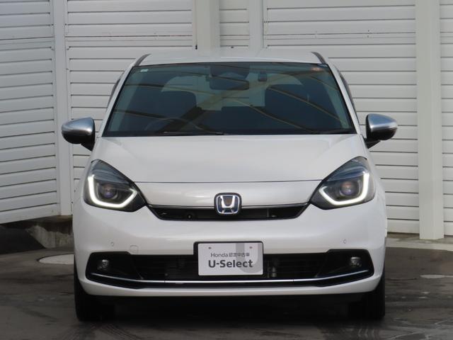 フィット ｅ：ＨＥＶリュクス　８インチナビ前後ドラレコＢカメラＥＴＣフルセグＢトゥース２年保証シートヒーター１オーナー禁煙ＬＥＤ最長５年保証対応アルミ　ＢＴオーディオ　誤発進抑制機能　Ｉオーナー　ミュージックプレイヤー接続可（12枚目）