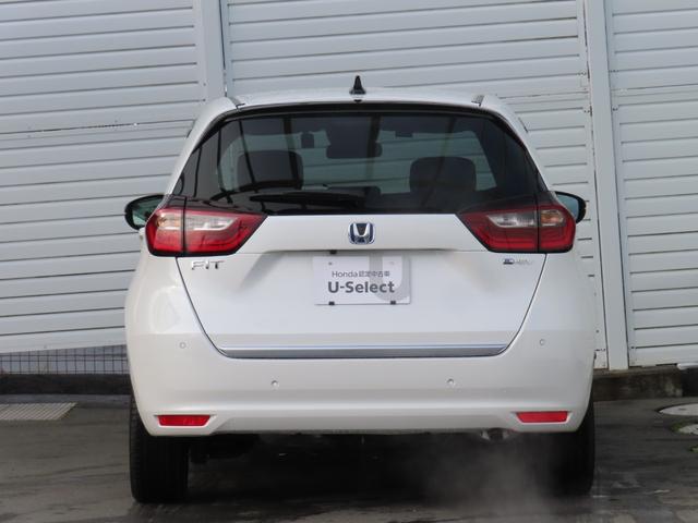 フィット ｅ：ＨＥＶリュクス　８インチナビ前後ドラレコＢカメラＥＴＣフルセグＢトゥース２年保証シートヒーター１オーナー禁煙ＬＥＤ最長５年保証対応アルミ　ＢＴオーディオ　誤発進抑制機能　Ｉオーナー　ミュージックプレイヤー接続可（13枚目）