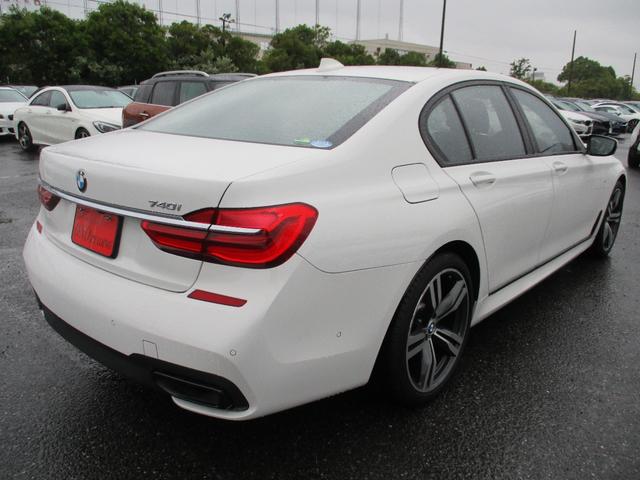 7シリーズ 740i Mスポーツ 革シート サンルーフ 純正ナビ 360度カメラ(9枚目)