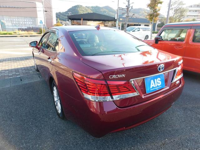 クラウンハイブリッド ロイヤルサルーンG ワンオーナー・禁煙車・サンルーフ・スマートキー・ナビ&TV&BT&BカメラETC・シートヒーター(5枚目)