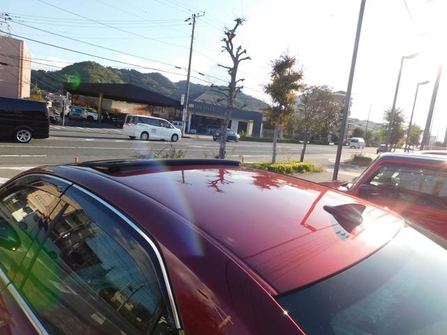 クラウンハイブリッド ロイヤルサルーンG ワンオーナー・禁煙車・サンルーフ・スマートキー・ナビ&TV&BT&BカメラETC・シートヒーター(11枚目)