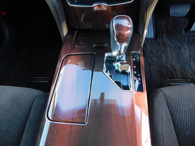 クラウンハイブリッド ロイヤルサルーンG ワンオーナー・禁煙車・サンルーフ・スマートキー・ナビ&TV&BT&BカメラETC・シートヒーター(42枚目)