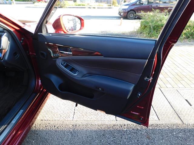 クラウンハイブリッド ロイヤルサルーンG ワンオーナー・禁煙車・サンルーフ・スマートキー・ナビ&TV&BT&BカメラETC・シートヒーター(58枚目)