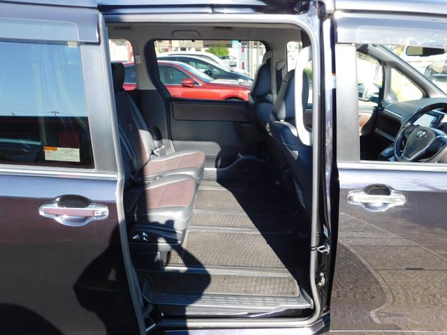 エスクァイア Gi 両側パワースライドドア・スマートキー・ETC・LEDヘッドライト・ナビ&TV&BT&Bカメラ・フリップダウンモニター(43枚目)