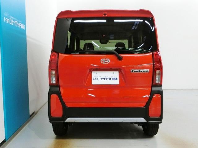 タント ファンクロス　安全装備　衝突被害軽減システム　横滑り防止機能　ＡＢＳ　エアバッグ　盗難防止装置　アイドリングストップ　バックカメラ　ミュージックプレイヤー接続可　ＣＤ　スマートキー　キーレス　フル装備　オートマ（5枚目）