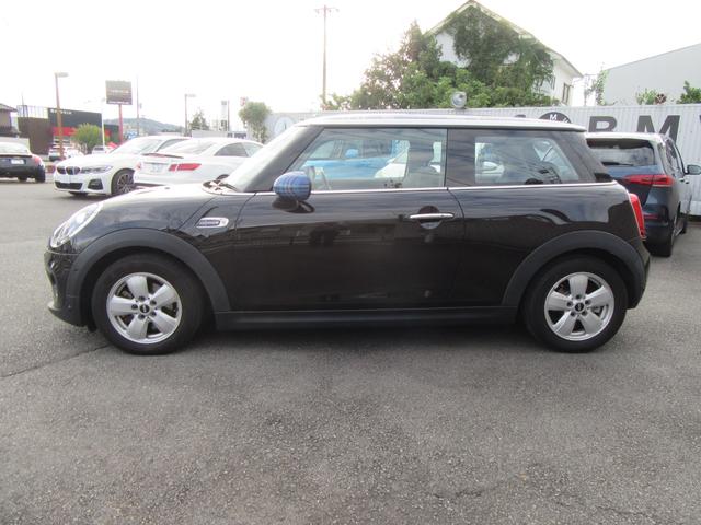 MINI クーパー ワンオーナー 純正ナビゲーションパッケージ ペッパーパッケージ LEDヘッドライト ユニオンジャックテールライト デイライト マルチメディア再生機能 スマートキー ワンプッシュスタート(3枚目)