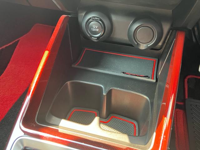 スイフトスポーツ ベースグレード　６速マニュアル　インタークーラーターボ　ワンオーナー禁煙車　記録簿　ブリッツ車高調　アラメント済み　モンスタースポーツマフラー　ＬＥＤフォグ　社外オーディオ　ＵＳＢ　Ｂｌｕｅｔｏｏｔｈ対応　ＥＴＣ（34枚目）