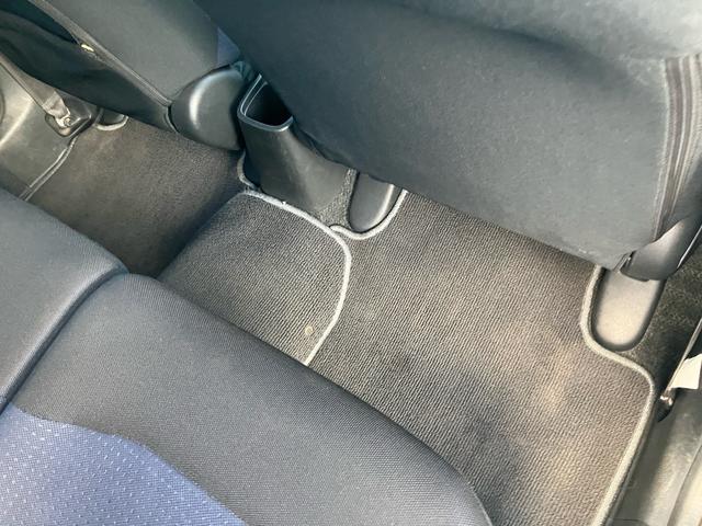 フィット Ｇ　Ｆパッケージ　純正ナビ　ＥＴＣ　車検令和９年４月　キーレスエントリー　ＣＶＴ　電動格納ミラー　記録簿（13枚目）